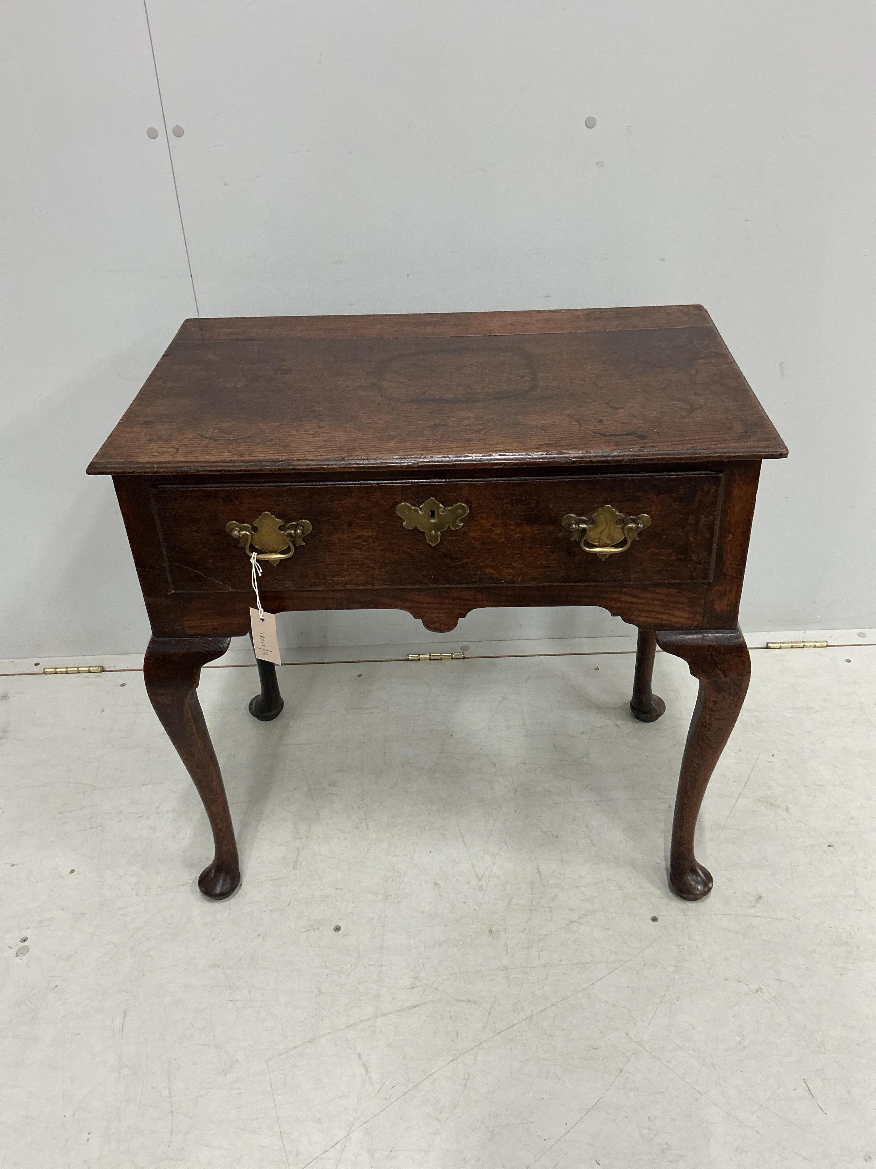 An 18th century oak side table, width 71cm, depth 42cm, height 70cm
